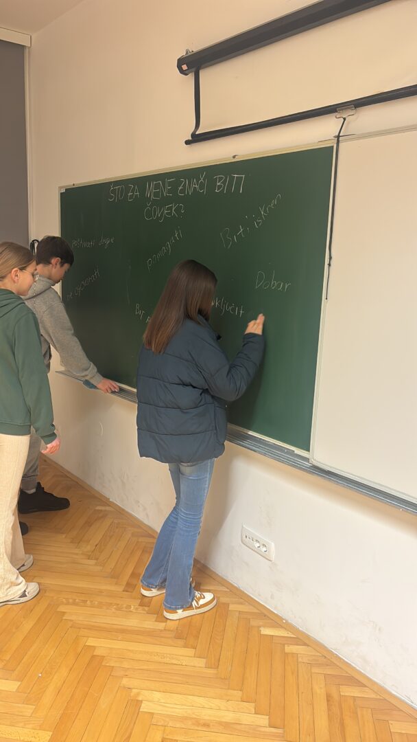 A85AFA83-05C3-41A0-B10F-7B6BDD2CD839